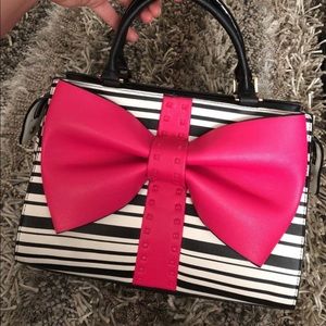 BETSEY JOHNSON HAND BAG